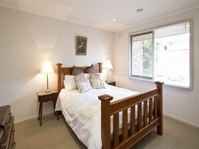 2/3 Wilson Avenue, Montmorency VIC 3094