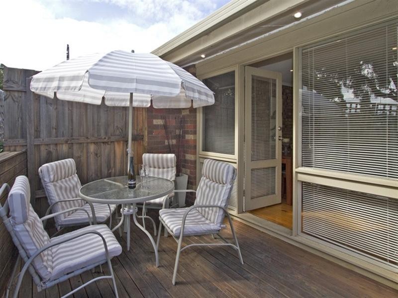 2/3 Wilson Avenue, Montmorency VIC 3094