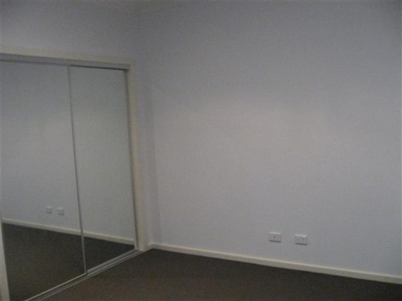 1/28 Diamond Boulevard, Greensborough VIC 3088