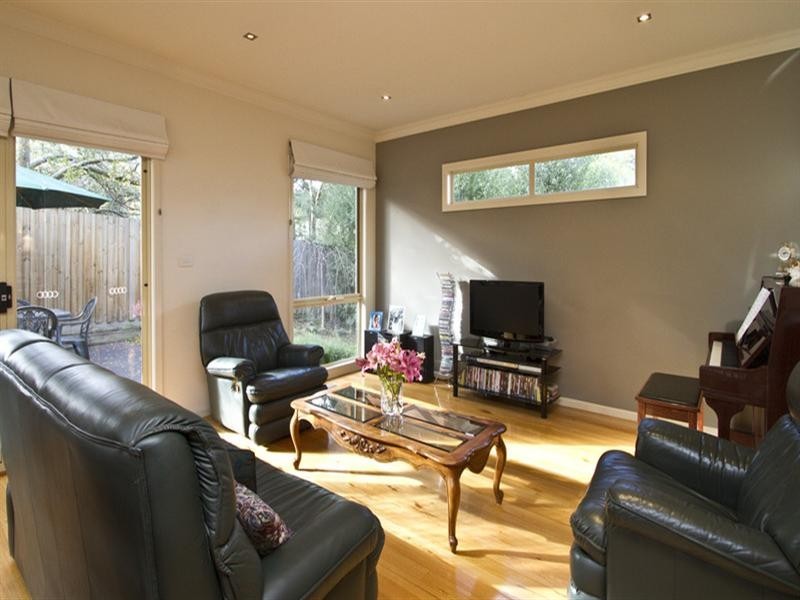 2/32 Sellars Street, Watsonia North VIC 3087