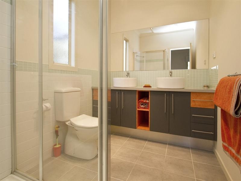 2/32 Sellars Street, Watsonia North VIC 3087