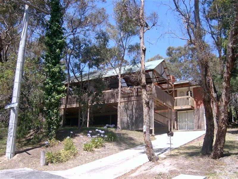 2 Spring Street, Greensborough VIC 3088