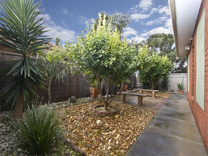 72 Garden Grove Drive, Mill Park VIC 3082