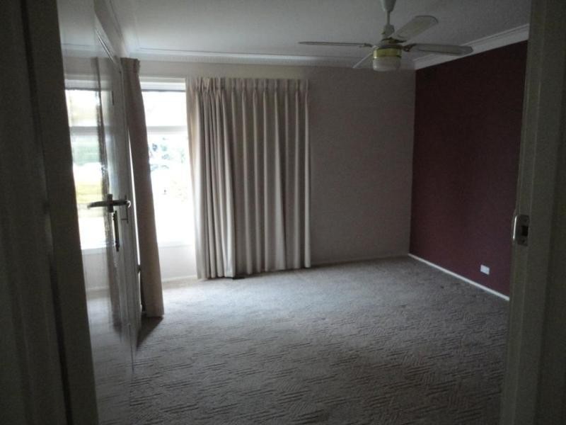 34 Pinehills Drive, Greensborough VIC 3088