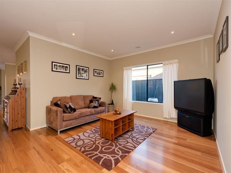 10 Dorbolo Street, Mernda VIC 3754