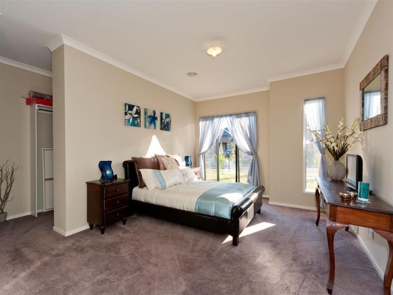 10 Dorbolo Street, Mernda VIC 3754