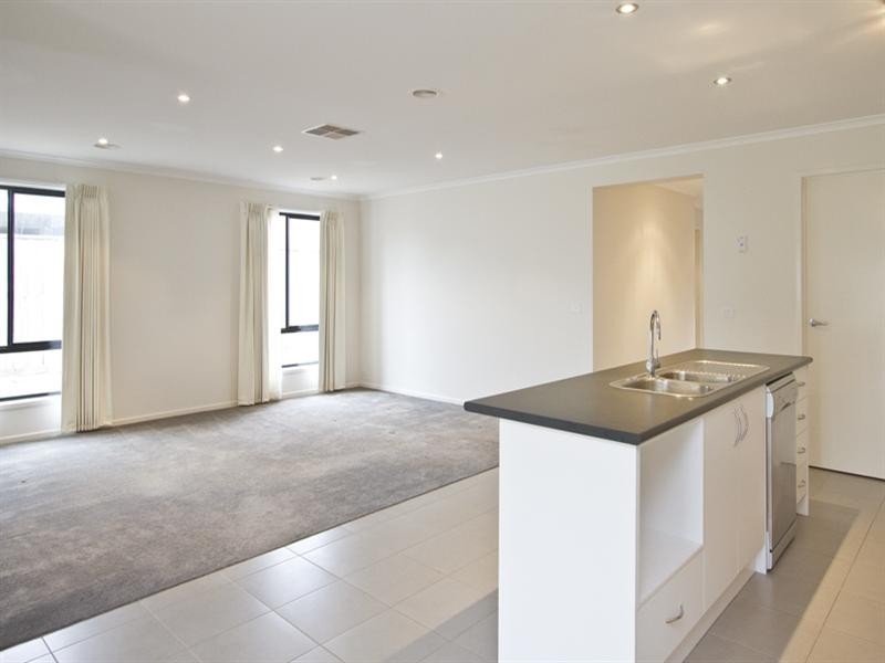 19 Counthan Terrace, Doreen VIC 3754