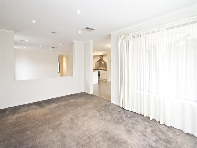 19 Counthan Terrace, Doreen VIC 3754