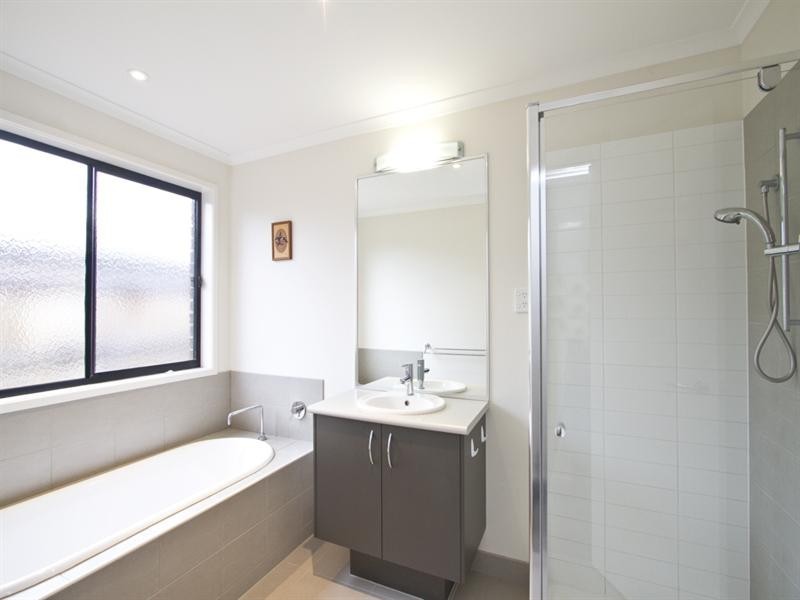 19 Counthan Terrace, Doreen VIC 3754