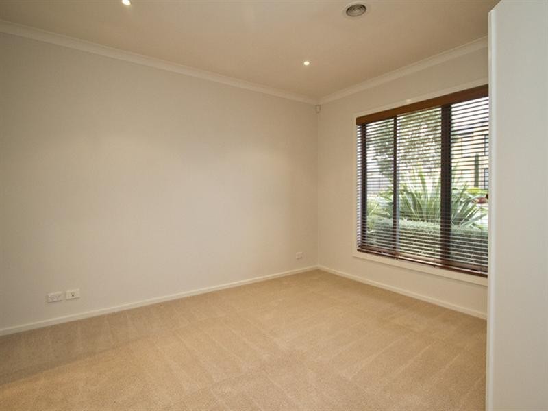 7 Keys Street, Doreen VIC 3754