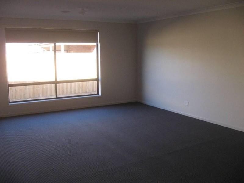 17 Breakwater Drive, Doreen VIC 3754