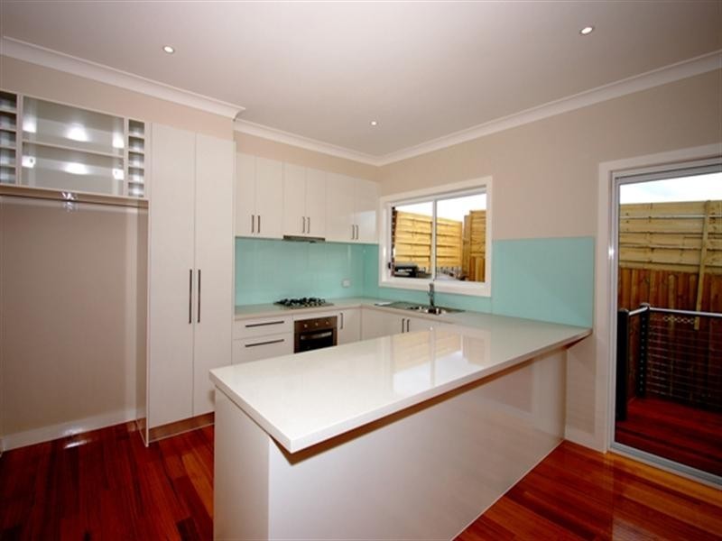 2/25 Williams Road, Briar Hill VIC 3088