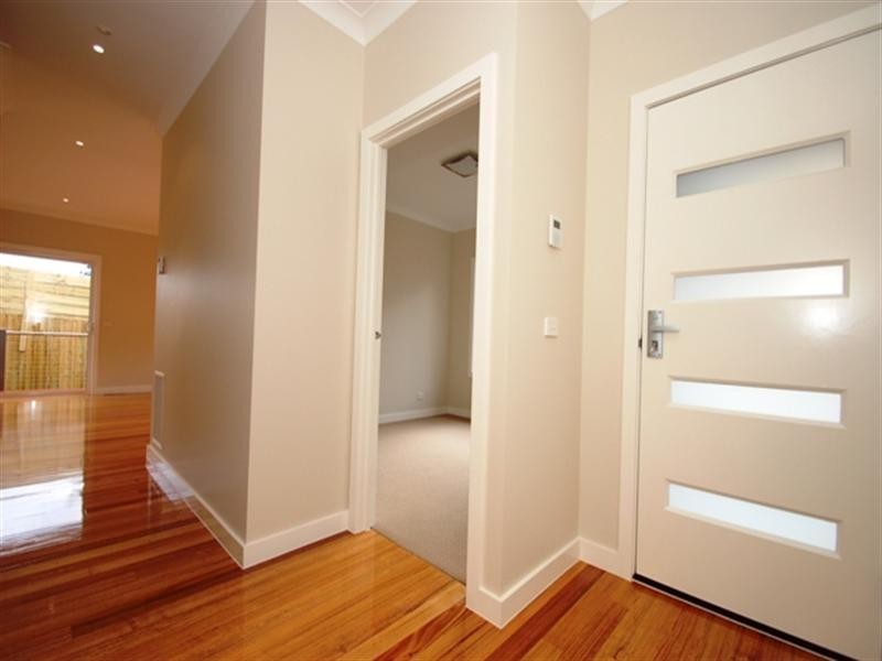 2/25 Williams Road, Briar Hill VIC 3088