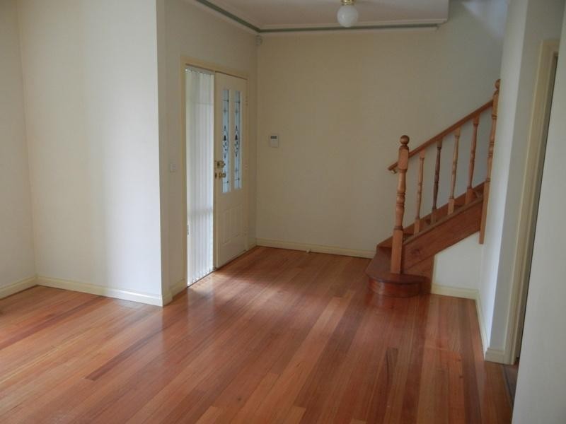 6/95 Nell Street, Greensborough VIC 3088