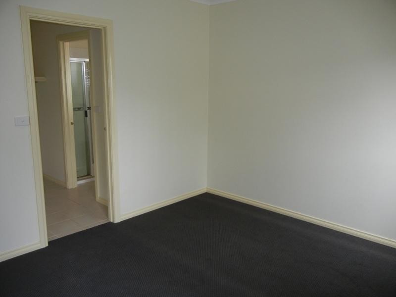 6/95 Nell Street, Greensborough VIC 3088