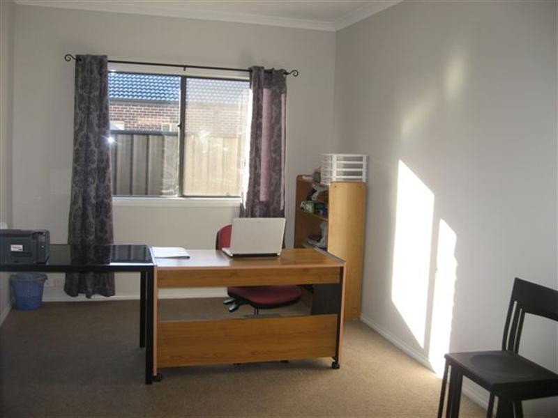 18 Donnelly Circuit, South Morang VIC 3752