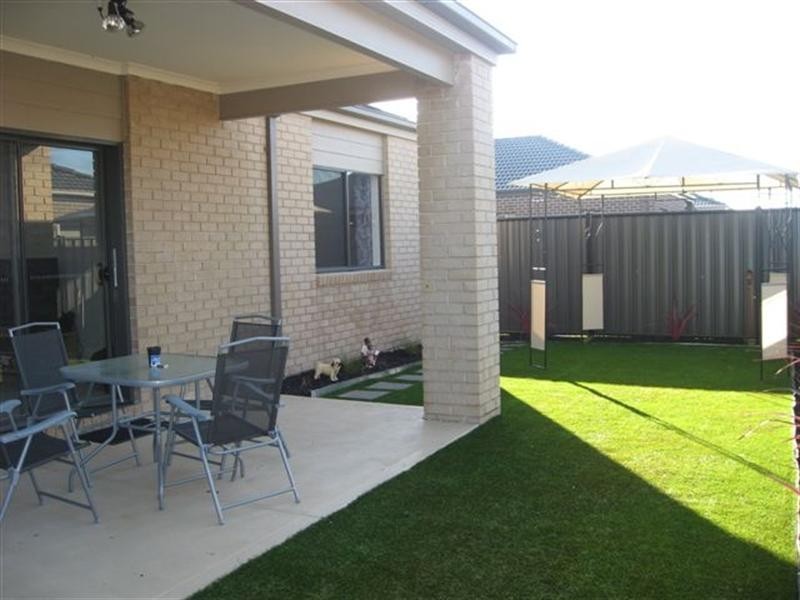 18 Donnelly Circuit, South Morang VIC 3752