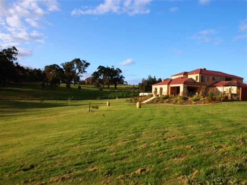 Hidden Valley VIC 3756