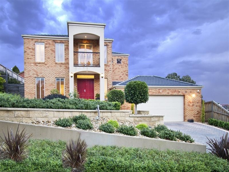 8 Sugar Gum Boulevard, Greensborough VIC 3088