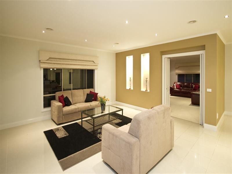 8 Sugar Gum Boulevard, Greensborough VIC 3088