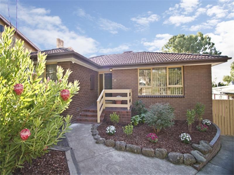 27 Buena Vista Drive, Montmorency VIC 3094