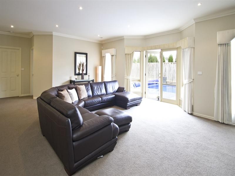 1 Conron Grove, Doreen VIC 3754