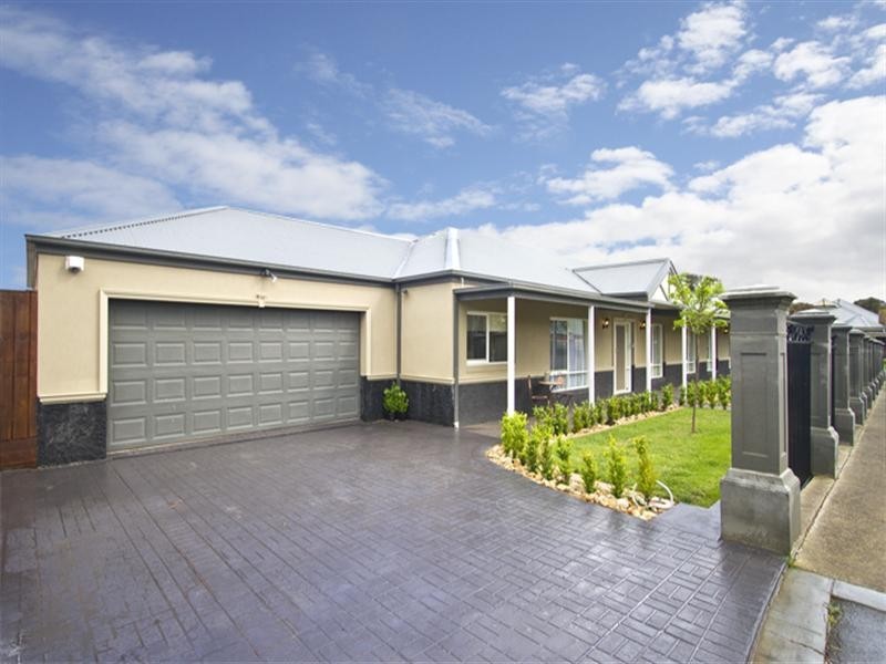 1 Conron Grove, Doreen VIC 3754