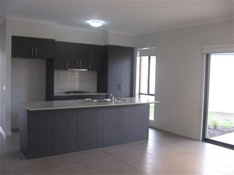 9 Pier Avenue, Doreen VIC 3754