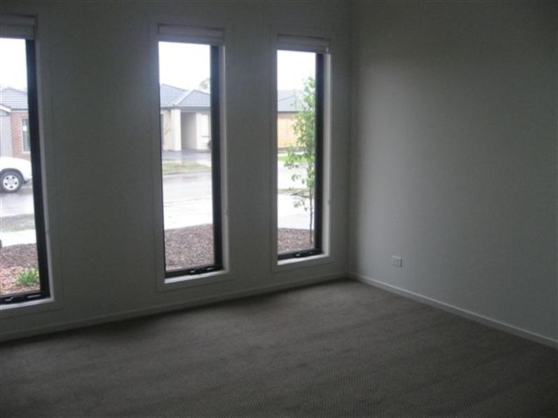 9 Pier Avenue, Doreen VIC 3754