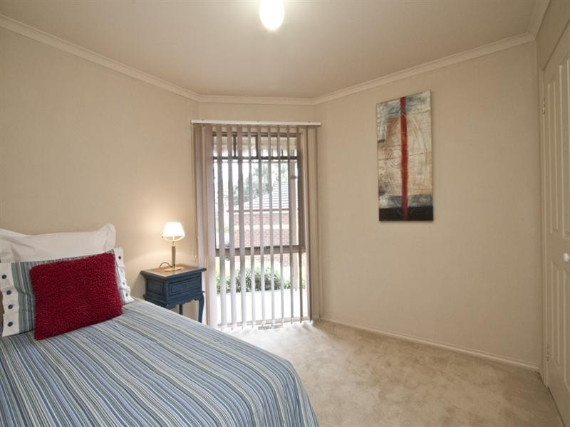 4/42 Shalbury Avenue, Eltham VIC 3095