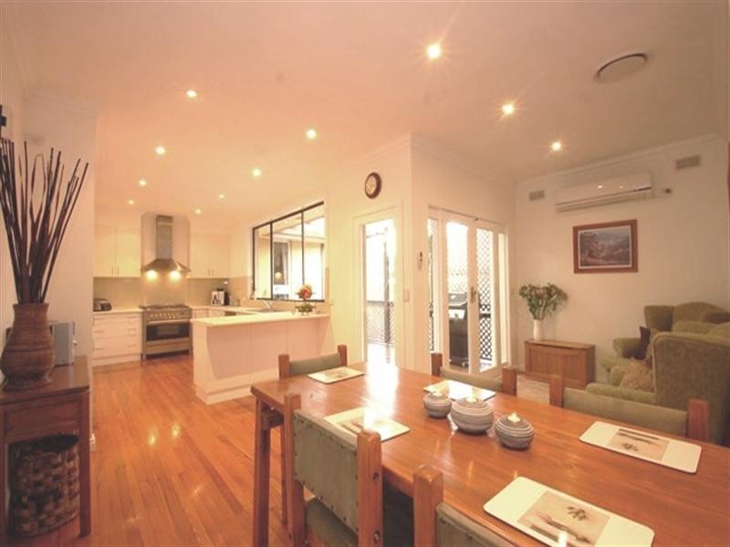 152 St Helena Road, Briar Hill VIC 3088