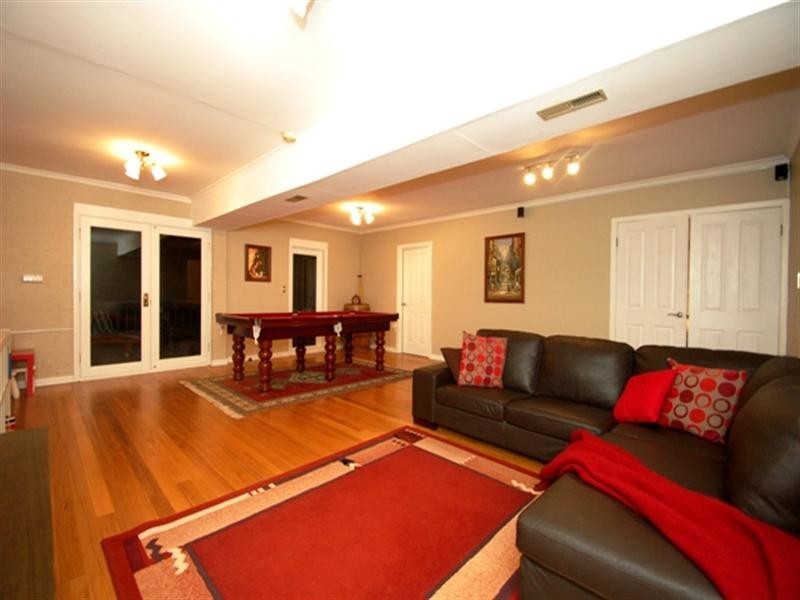 152 St Helena Road, Briar Hill VIC 3088