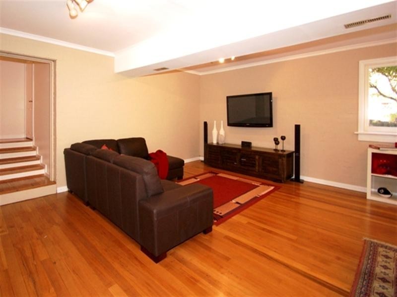 152 St Helena Road, Briar Hill VIC 3088