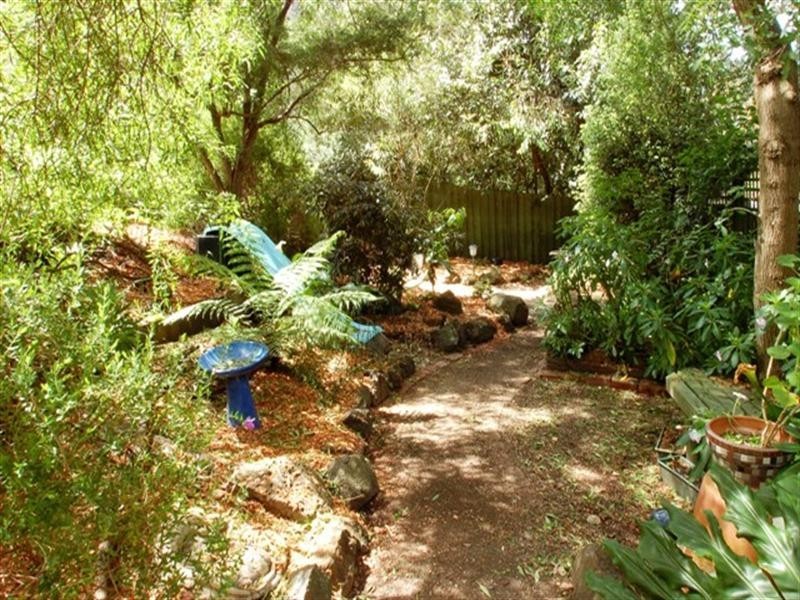 152 St Helena Road, Briar Hill VIC 3088