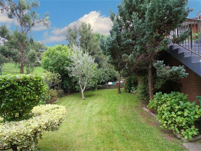 27 Carbora Dale, Greensborough VIC 3088