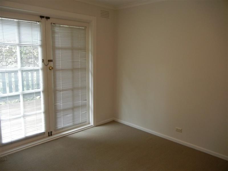 33 Bishop Avenue, Diamond Creek VIC 3089