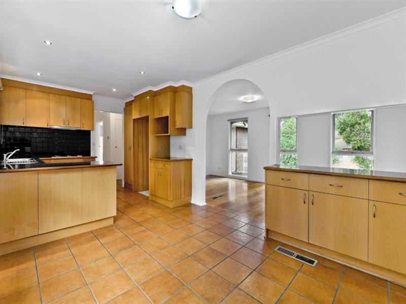 15 Booyan Crescent, Greensborough VIC 3088