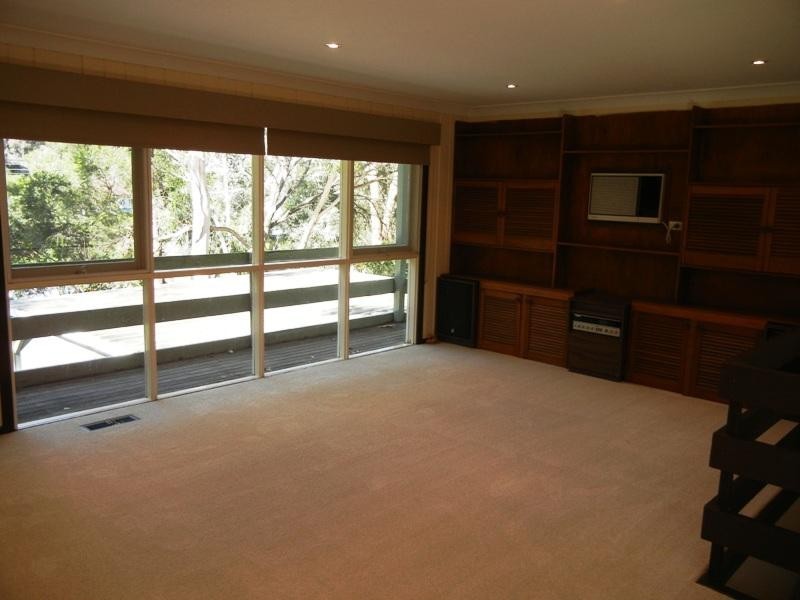 135 Karingal Drive, Briar Hill VIC 3088