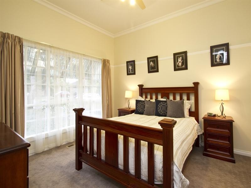 212 Nell Street, Greensborough VIC 3088