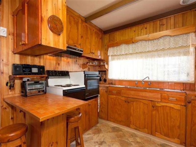 11 Gladstone Road, Briar Hill VIC 3088