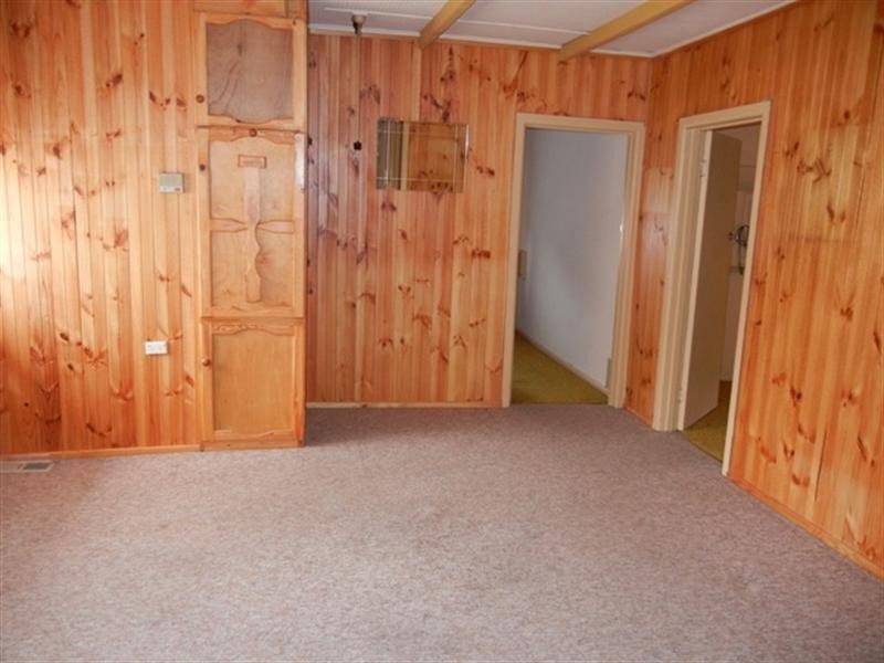 11 Gladstone Road, Briar Hill VIC 3088