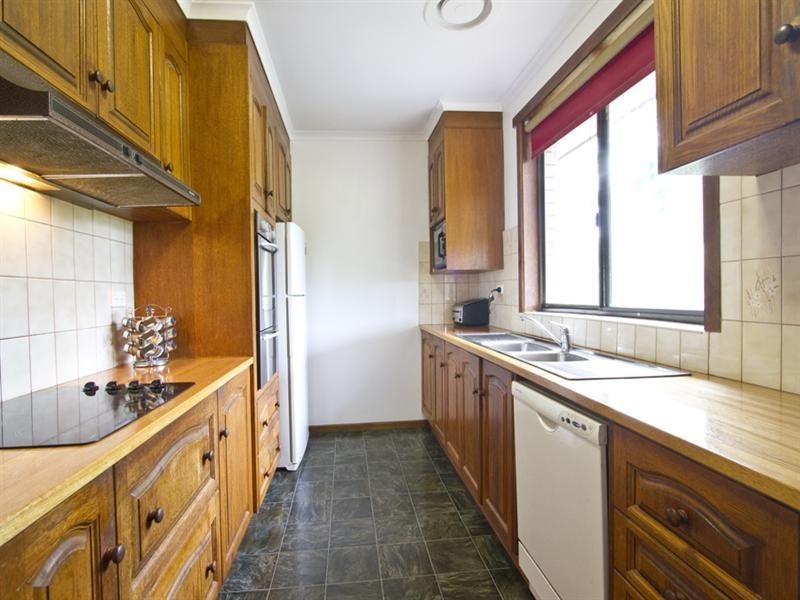 13 Reynolds Road, Wattle Glen VIC 3096