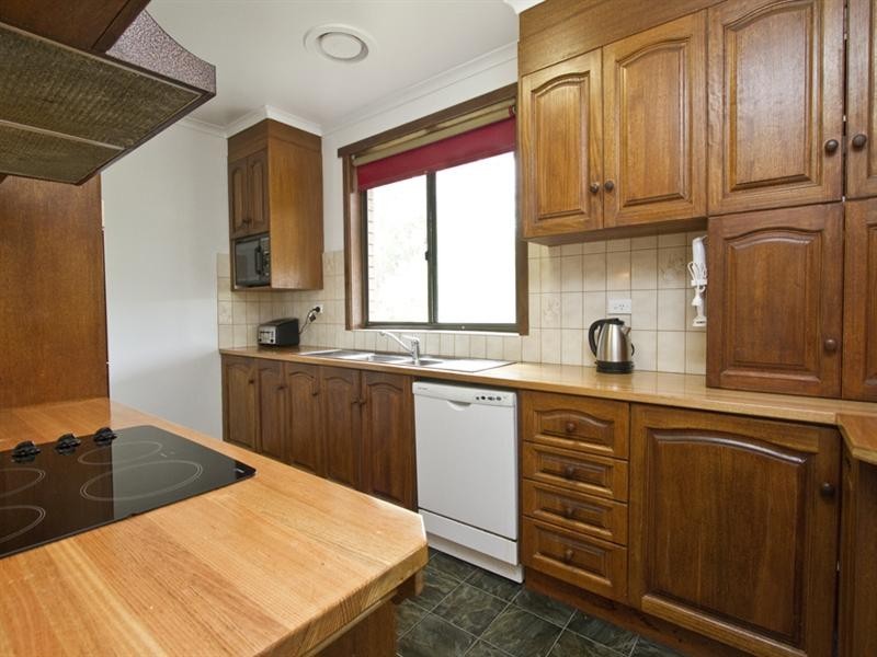 13 Reynolds Road, Wattle Glen VIC 3096