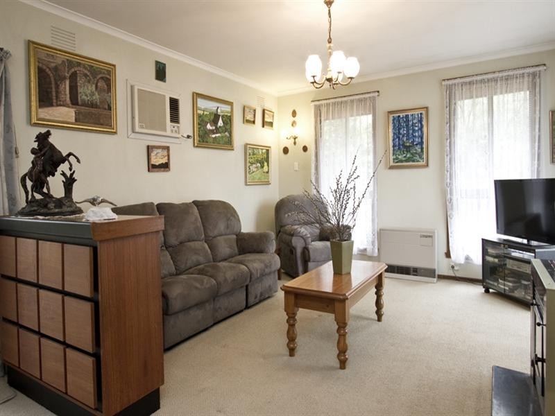 13 Reynolds Road, Wattle Glen VIC 3096