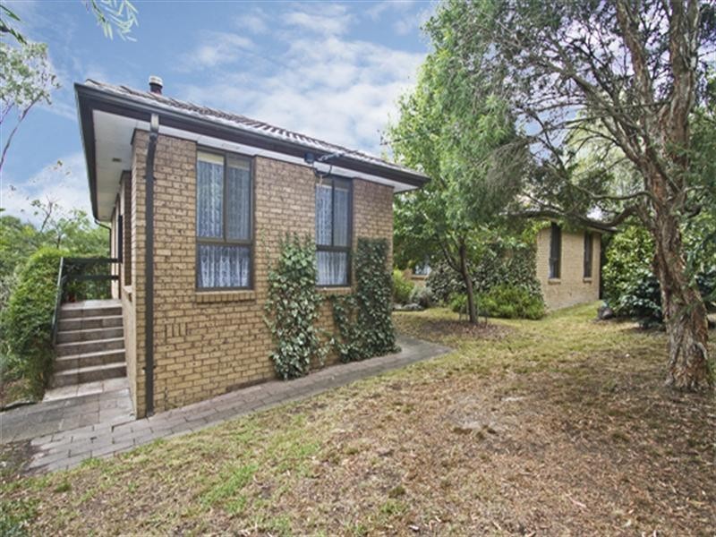 13 Reynolds Road, Wattle Glen VIC 3096
