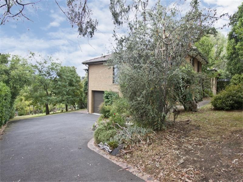 13 Reynolds Road, Wattle Glen VIC 3096