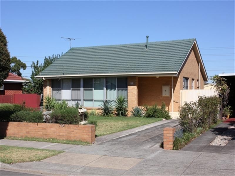 9 Macedon Avenue, Dallas VIC 3047