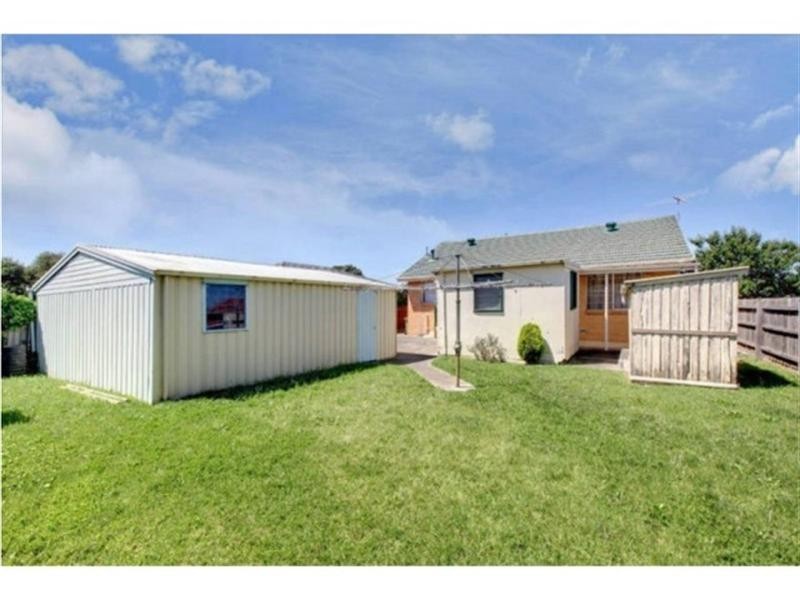 9 Macedon Avenue, Dallas VIC 3047