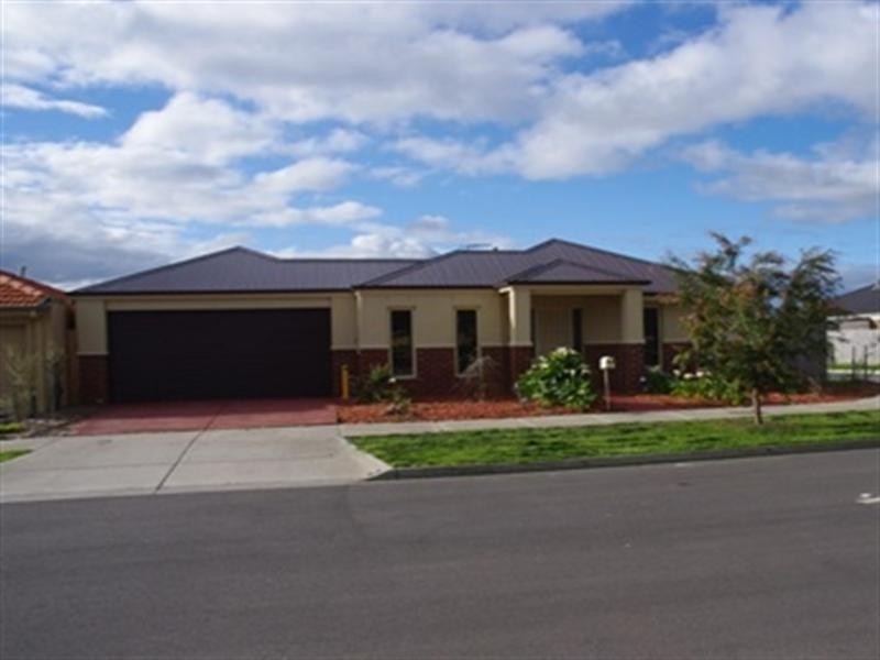 17 Nighthawk Boulevard, South Morang VIC 3752