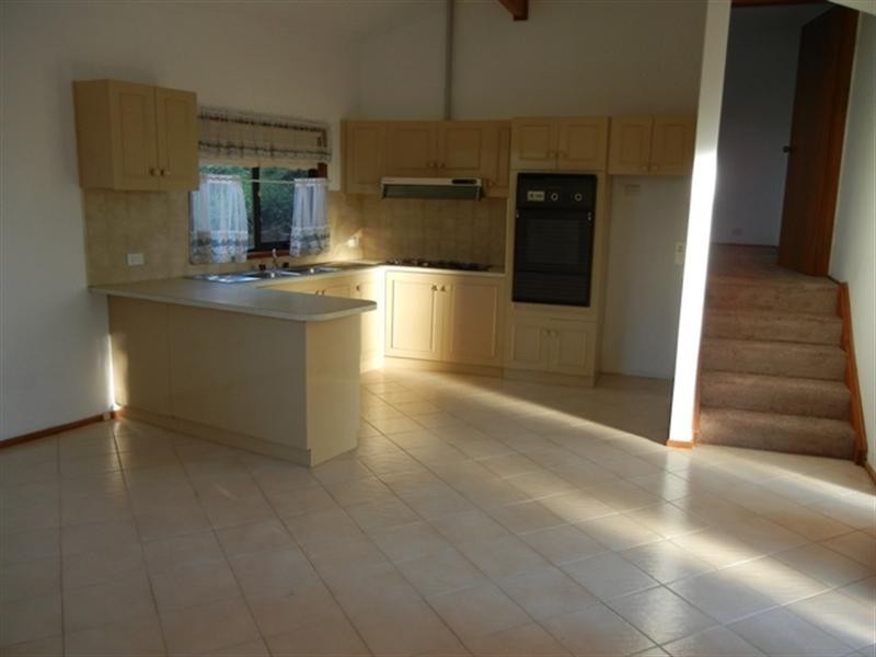 2/29 Somerleigh Crescent, Greensborough VIC 3088